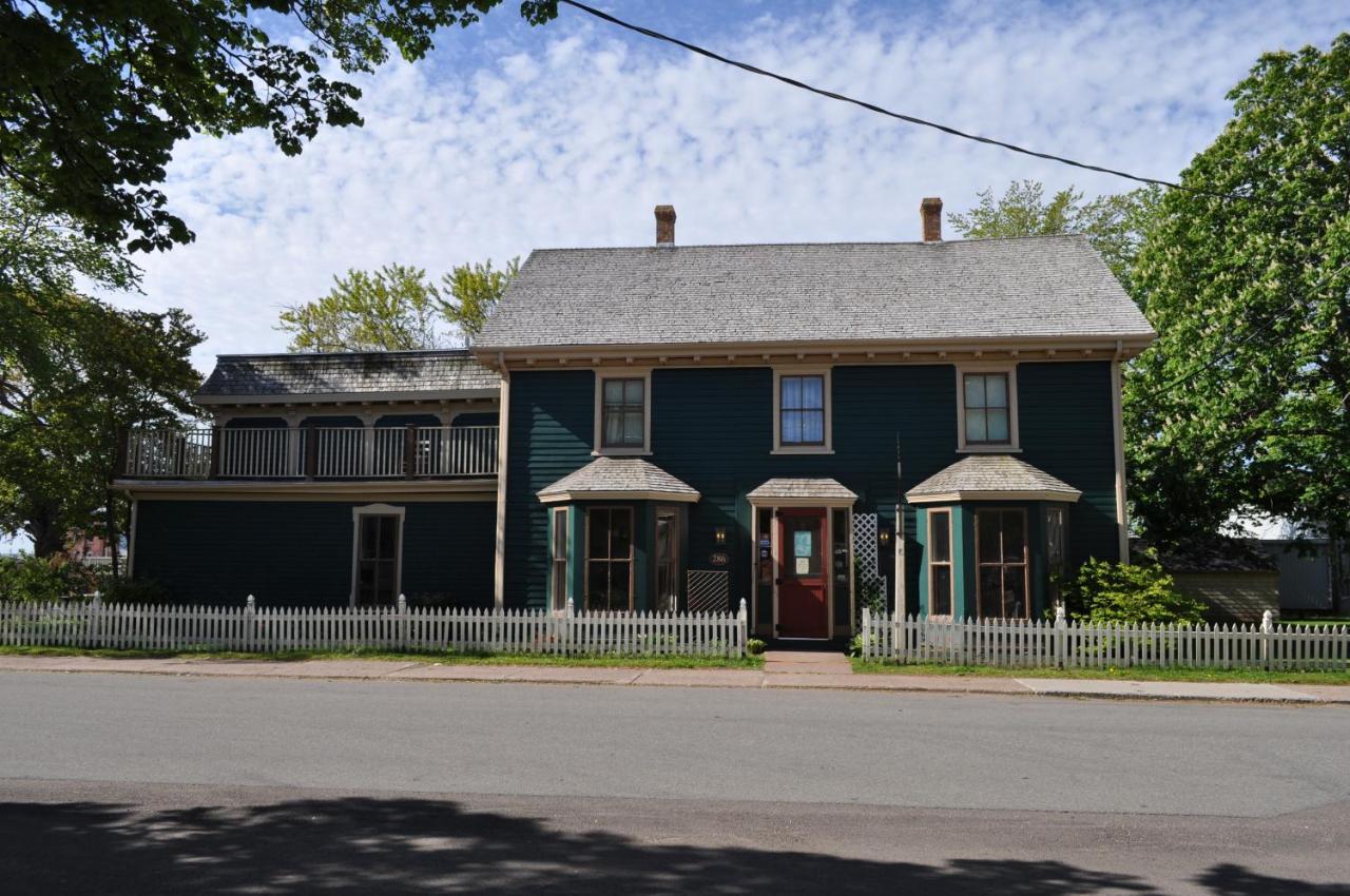 Holman'S Heritage Suites サマーサイド エクステリア 写真